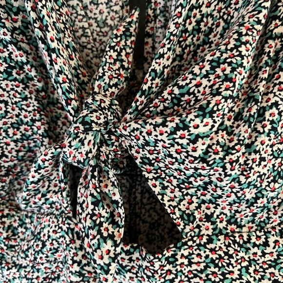 SOLD Floral romper - Picture 4 of 8